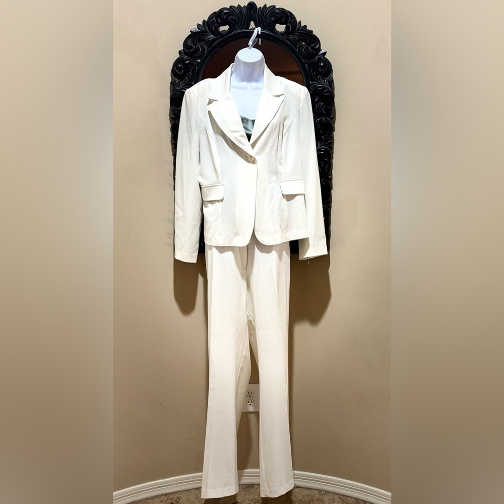 Aroma Studio Pantsuit Eggshell White - Size: 16 - NWOT
